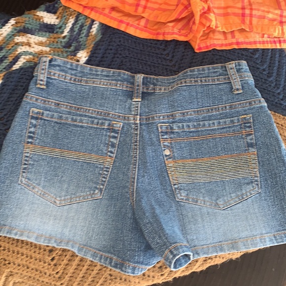 Jean shorts size juniors nine like new - Picture 5 of 7